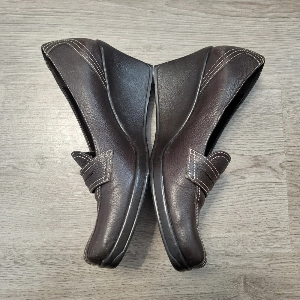 Gianni Bini Womens Brown Leather Square Toe Wedge Penny Loafers Y2K Size 6